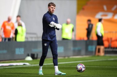 Blackpool 'dan Daniel Grimshaw, 17 Ağustos 2024' te Bloomfield Road, Blackpool 'da oynanan Sky Bet Ligi 1 maçı öncesinde oynanan hazırlık maçında...