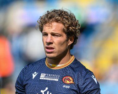 Katalan Ejderhaları 'ndan Theo Fages, Magic Weekend maçı öncesinde ısınma turunda Catalans Dragons, Hull KR' a karşı Elland Road, Leeds, İngiltere, 18 Ağustos 2024