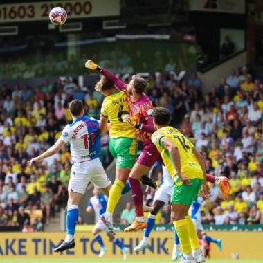 Norwich City 'den Angus Gunn, 17 Ağustos 2024' te Norwich City 'nin Carrow Road, Norwich' te Blackburn Rovers 'a karşı oynadığı Sky Bet Şampiyonası maçında kurtarıyor.