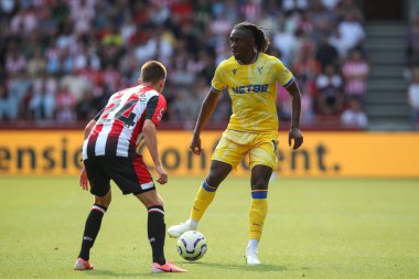 Crystal Palace 'dan Eberechi Eze, 18 Ağustos 2024' te İngiltere 'nin Gtech Community Stadyumu' nda oynanan Premier League karşılaşmasında forvete giriyor.