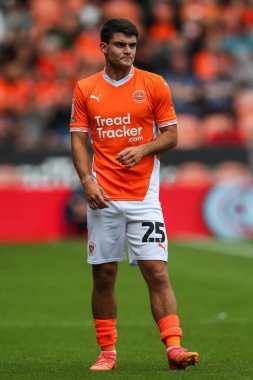 Blackpool 'dan Rob Apter 17 Ağustos 2024' te Bloomfield Road, Blackpool 'da oynanan Blackpool-Stockport maçı sırasında