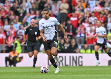 Derby County FC takımından Kayden JACKSON, 17 Ağustos 2024 tarihinde İngiltere 'nin Derby Stadyumu' nda oynanan Derby County - Middlesbrough maçında topla saldırıyor.