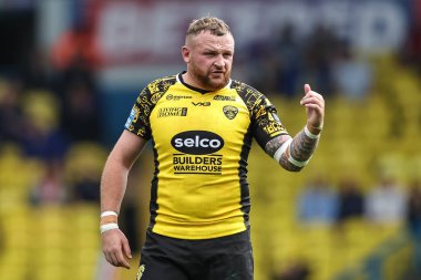 Salford Red Devils takımından Brad Singleton, Magic Weekend maçında takım arkadaşlarına talimat verdi. Leigh Leopards, Salford Red Devils 'e karşı Elland Road, Leeds, İngiltere, 18 Ağustos 2024