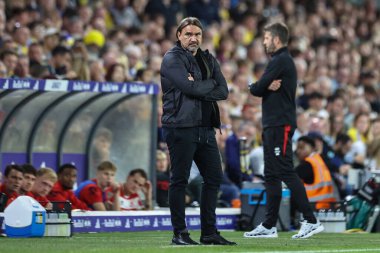 Leeds United takımının üzgün bir teknik direktörü Carabao Kupası maçında Leeds United ile Middlesbrough arasında 14 Ağustos 2024 'te oynanan Elland Road, Leeds, İngiltere maçında 0-3 önde gidiyor.