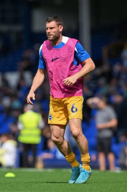 Brighton & Hove Albion takımından James Milner, 17 Ağustos 2024 'te İngiltere' nin Liverpool kentinde oynanan Premier Lig karşılaşmasında Everton ve Hove Albion maçında ısındı.