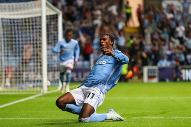 Coventry City 'den Hacı Wright, Coventry Building Society Arena, Coventry, İngiltere' de oynanan Coventry City-Oxford United maçında 3-2 kazanma hedefini kutluyor.