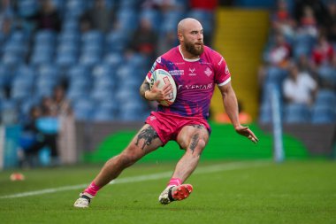 Huddersfield Giants 'tan Jake Bibby, 18 Ağustos 2024' te Huddersfield Giants Castleford Tigers 'a karşı oynadığı Magic Weekend maçında ilk hamlesini yaptı.