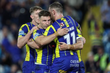 Warrington Wolves 'tan Matt Dufty, Warrington Wolves - Leeds Rhinos maçında 17 Ağustos 2024 tarihli Magic Weekend maçını kutluyor.
