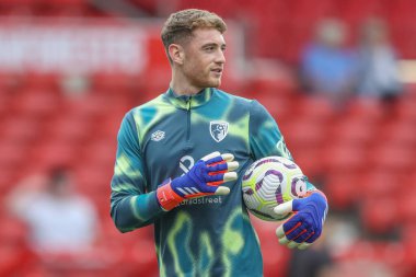 Bournemouth 'dan Mark Travers Premier League maçı sırasında Nottingham Forest' a karşı Bournemouth City Ground, Nottingham, İngiltere 'de 17 Ağustos 2024' te oynanan ısınma maçında