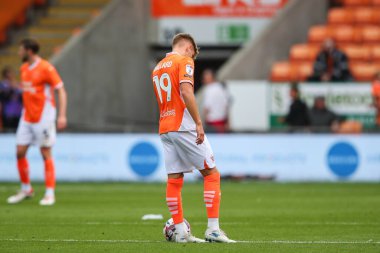 Blackpool 'dan Dom Ballard, 17 Ağustos 2024' te Bloomfield Road, Blackpool, İngiltere 'de oynanan Blackpool-Stockport maçında 0-2 berabere kalma golünü attı.