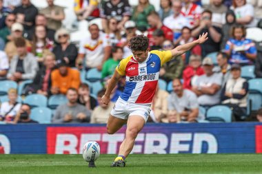 Londra Broncos takımından Oliver Leyland, 17 Ağustos 2024 'te Elland Road, Leeds, İngiltere' de oynanan Magic Weekend maçında bir gol için Londra Broncos 'a karşı Hull FC maçı düzenledi.