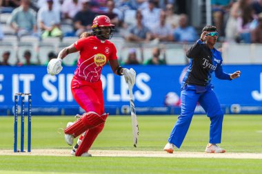 Londra Ruhu 'ndan Deepti Sharma, 18 Ağustos 2024' te Londra Lordları, Londra, İngiltere 'de oynanan Galli Ateşli Kadınlar vs.