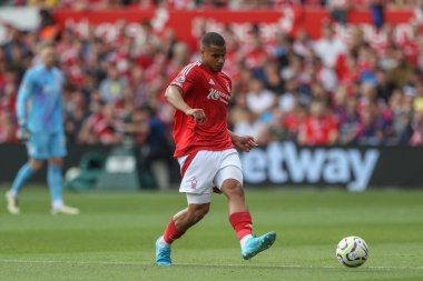 Nottingham Ormanı 'ndan Murillo Premier Lig maçı sırasında Nottingham Forest' a karşı Bournemouth City Ground, Nottingham, İngiltere 'de 17 Ağustos 2024' te pas attı.