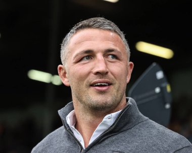 Sam Burgess Warrington Wolves 'un baş antrenörü. Warrington Wolves, Leeds Rhinos' a karşı oynadığı 17 Ağustos 2024 'teki Magic Weekend maçında gülümsüyor.