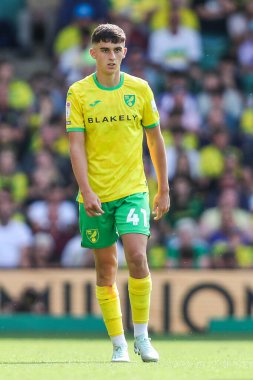Norwich City 'den Gabriel Forsyth, 17 Ağustos 2024' te Norwich City 'nin Carrow Road, Norwich' te Blackburn Rovers 'a karşı oynadığı Sky Bet Şampiyonası maçına bakıyor.