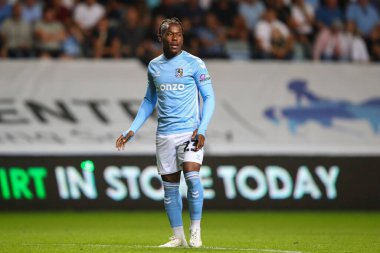 Coventry City 'den Brandon Thomas-Asante, Coventry City - Oxford United maçında Coventry Building Society Arena, Coventry, İngiltere, 16 Ağustos 2024