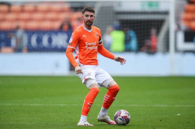 Blackpool 'dan James Husband, 17 Ağustos 2024' te Bloomfield Road, Blackpool, İngiltere 'de oynanan Blackpool-Stockport maçında