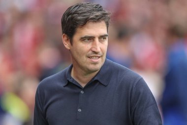 Andoni Iraola Premier Lig maçında Bournemouth teknik direktörü Nottingham Forest, Bournemouth 'a karşı City Ground, Nottingham, İngiltere, 17 Ağustos 2024