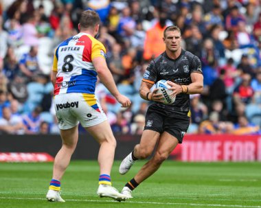 Hull FC 'den Jed Cartwright, Magic Weekend maçında Hull FC' nin Londra Broncos 'a karşı 17 Ağustos 2024' te Elland Road, Leeds, Birleşik Krallık 'ta yaptığı maçta ilk vuruşunu yaptı.