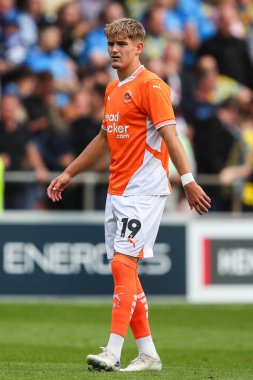 Blackpool 'dan Dom Ballard, Sky Bet Ligi 1 maçında Blackpool - Stockport County maçı, Bloomfield Road, Blackpool, İngiltere, 17 Ağustos 2024
