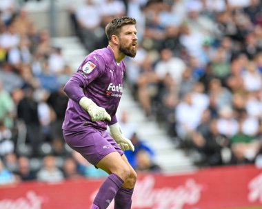 Derby County FC takımından Josh VICKERS 17 Ağustos 2024 'te İngiltere' nin Pride Park Stadyumu 'nda oynanan Derby County - Middlesbrough maçında