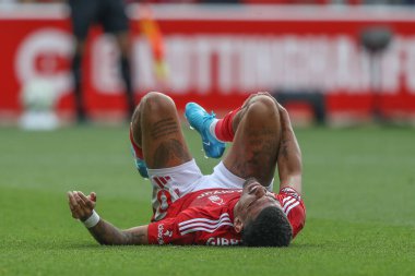 Nottingham Forest 'tan Morgan Gibbs-White penaltı sahasında kaldı ama hakem Michael Oliver Premier Lig maçında ceza vermedi Nottingham Forest' a karşı Bournemouth City Ground, Nottingham, İngiltere, 17 Ağustos 2024