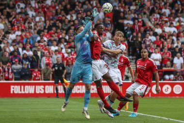 Nottingham Ormanı 'ndan Matz Sels Premier League maçında Nottingham Forest' a karşı Bournemouth City Ground, Nottingham, İngiltere 'de 17 Ağustos 2024' te topa vuruyor.