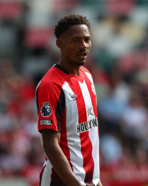 Brentford 'dan Ethan Pinnock Premier League maçı sırasında Brentford, Crystal Palace' a karşı Gtech Community Stadyumu, Londra, Birleşik Krallık, 18 Ağustos 2024