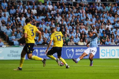 Coventry City 'den Milan van Ewijk, Coventry Building Society Arena, Coventry, Birleşik Krallık' ta oynanan Sky Bet Şampiyonası maçında 2-1 'lik skorla gol attı.