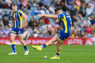 Warrington Wolves 'tan Josh Thewlis, Warrington Wolves' un Leeds Rhinos 'a karşı oynadığı 17 Ağustos 2024' teki Magic Weekend maçında penaltı attı.