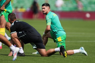 Norwich City 'den Borja Sainz, 17 Ağustos 2024' te Norwich City - Blackburn Rovers maçından önce ısınıyor.