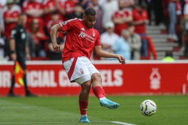 Nottingham Ormanı 'ndan Murillo Premier Lig maçı sırasında Nottingham Forest' a karşı Bournemouth City Ground, Nottingham, İngiltere 'de 17 Ağustos 2024' te pas attı.