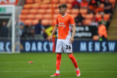 Blackpool takımından Zac Ashworth 17 Ağustos 2024 'te Bloomfield Road, Blackpool' da oynanan Blackpool-Stockport maçında