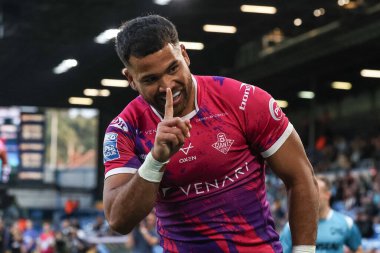 Huddersfield Giants 'dan Esan Marsters, 18 Ağustos 2024' te Elland Road, Leeds, İngiltere 'de Huddersfield Giants ve Castleford Tigers arasındaki Magic Weekend maçını kutluyor.