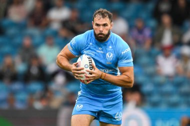 St. Helens 'den Alex Walmsley, 17 Ağustos 2024' te Elland Road, Leeds, İngiltere 'de oynanan Wigan Warriors-St Helens maçında görev başında.