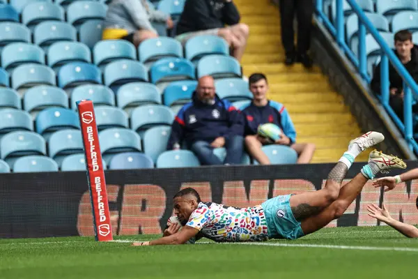 Leopar Leoparları 'ndan Umyla Hanley, 18 Ağustos 2024' te Elland Road, Leeds, İngiltere 'de oynanan Sihirli Haftasonu maçında Leigh Leopards ve Salford Red Devils maçına gidiyor.