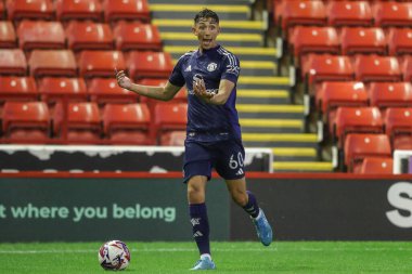 Manchester United takımından Sonny Aljofree, 20 Ağustos 2024 tarihinde İngiltere 'nin Oakwell kentinde oynanan Bristol Street Motors Kupası karşılaşmasında tepki gösterdi.