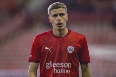 15 yaşındaki Oliver Wilkinson, 20 Ağustos 2024 'te Oakwell, Barnsley, İngiltere' de oynanan Bristol Street Motors Kupası Barnsley-Manchester United U21 maçında profesyonel olarak ilk maçına çıktı.