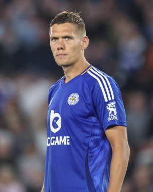 Leicester City 'den Jannik Vestergaard Premier League maçı sırasında Leicester City, King Power Stadyumu' nda Tottenham Hotspur 'a karşı, 19 Ağustos 2024