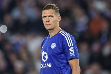 Leicester City 'den Jannik Vestergaard Premier League maçı sırasında Leicester City, King Power Stadyumu' nda Tottenham Hotspur 'a karşı, 19 Ağustos 2024