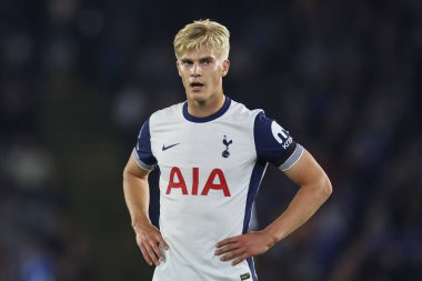 Tottenham Hotspur takımından Lucas Bergvall Premier League maçında Leicester City, Tottenham Hotspur 'a karşı King Power Stadyumu, Leicester, İngiltere, 19 Ağustos 2024