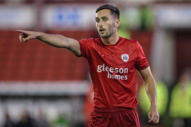 Barnsley 'li Conor McCarthy takımına Bristol Street Motors Kupası maçında Oakwell, Barnsley, Barnsley United U21' e karşı 20 Ağustos 2024 'te talimat verdi.