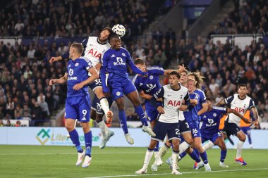 Tottenham Hotspur 'dan Rodrigo Bentancur, Leicester City' den Abdul Fatawu ile 19 Ağustos 2024 'te King Power Stadyumu' nda Leicester City Tottenham Hotspur 'a karşı oynanan Premier League karşılaşmasında çatıştı.