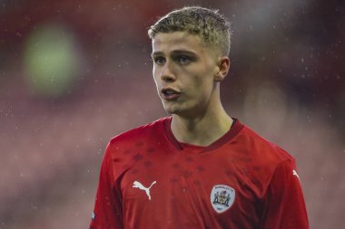 15 yaşındaki Oliver Wilkinson, 20 Ağustos 2024 'te Oakwell, Barnsley, İngiltere' de oynanan Bristol Street Motors Kupası Barnsley-Manchester United U21 maçında profesyonel olarak ilk maçına çıktı.