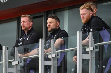 Brendon McCullum İngiltere teknik direktörü Late Graham Thorpe 'un anısına yapılan maçı izliyor. 20 Ağustos 2024' te Old Trafford, Manchester, İngiltere 'deki İngiltere Erkekler 1. Rothesay Test Maçı' nda büyük ekranda gösterilecek.