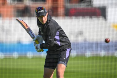 Maç öncesinde İngiltere 'den Joe Root 20 Ağustos 2024' te Old Trafford, Manchester 'da oynanan 1. Rothesay Rothesay Test Maçı öncesinde ısındı.