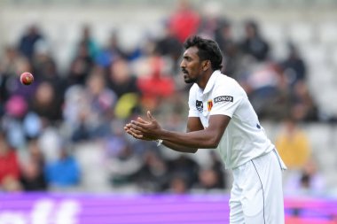 Sri Lanka 'dan Milan Rathnayake 22 Ağustos 2024' te Old Trafford, Manchester, İngiltere 'de düzenlenen 1. Rothesay 1. Rothesay Test Maçı' nda topu aldı.