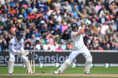 İngiltere 'den Jamie Smith, 23 Ağustos 2024' te Old Trafford, Manchester, İngiltere 'de düzenlenen 1. Rothesay Deneme Maçı' nda İngiltere Erkekler - Sri Lanka maçında atış yaptı.