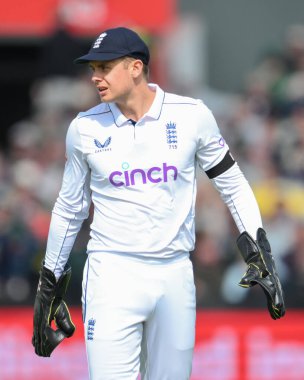 İngiltere 'den Jamie Smith, İngiltere' ye karşı Sri Lanka 1. Rothesay Deneme Maçı 3. Gün Old Trafford, Manchester, Birleşik Krallık, 23 Ağustos 2024