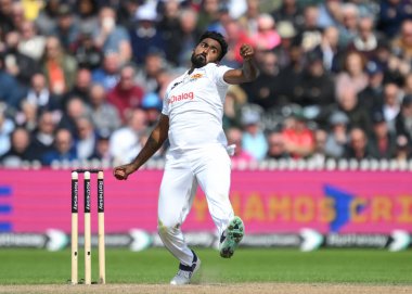 Sri Lanka 'dan Asitha Fernando, İngiltere Erkekler vs Sri Lanka 1. Rothesay Deneme Maçı' nda 23 Ağustos 2024 Old Trafford, Manchester, Birleşik Krallık 'ta 3.